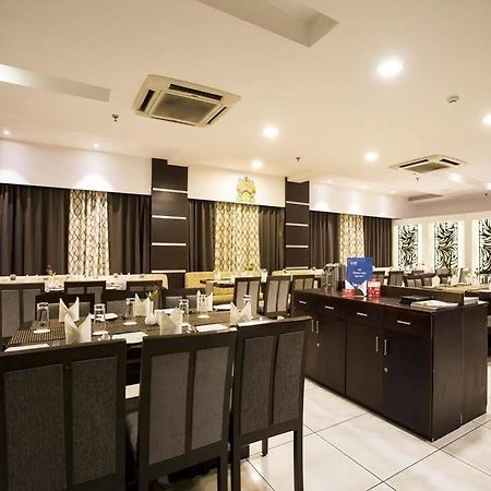 סיליגורי Oyo Rooms Near Cosmos Mall מראה חיצוני תמונה