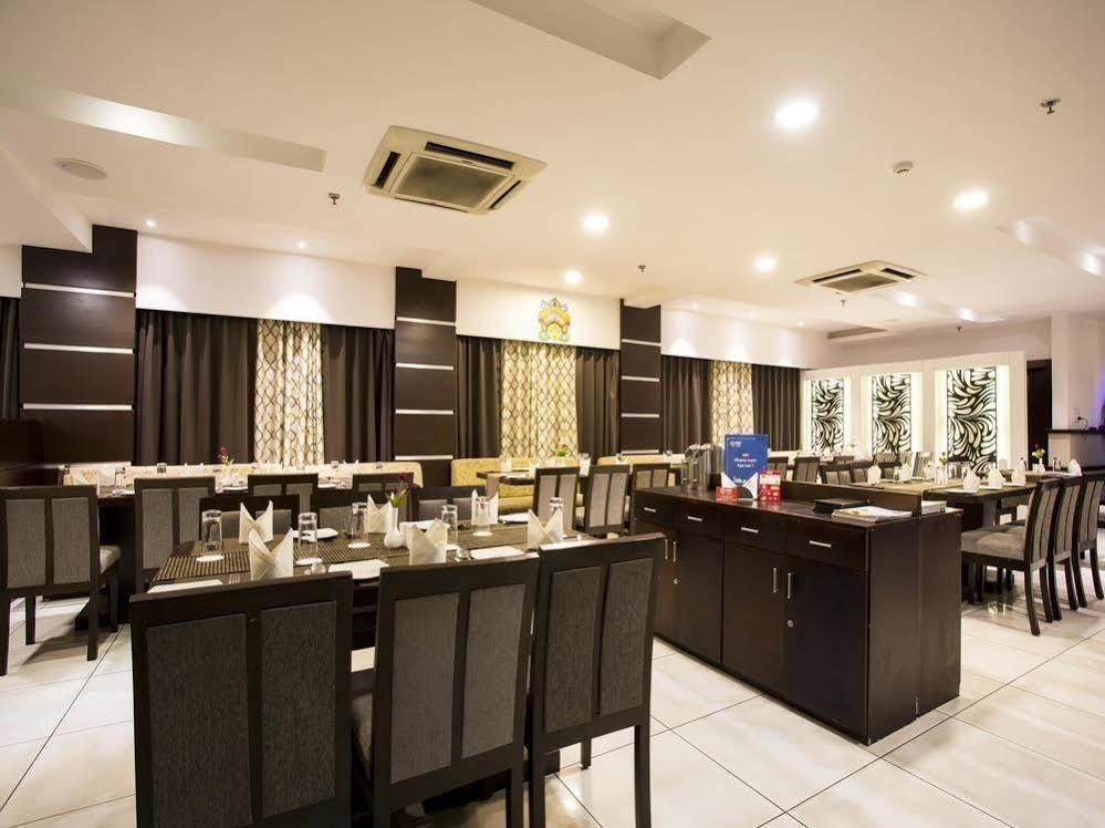 סיליגורי Oyo Rooms Near Cosmos Mall מראה חיצוני תמונה
