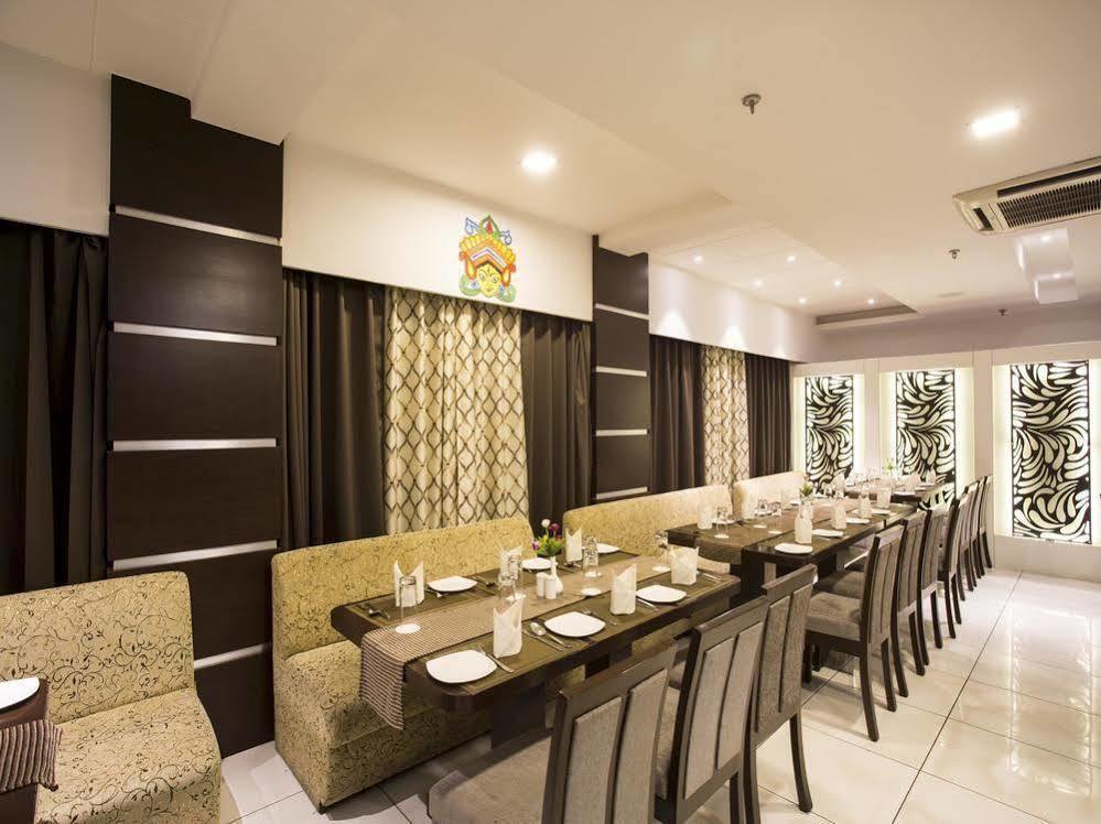 סיליגורי Oyo Rooms Near Cosmos Mall מראה חיצוני תמונה