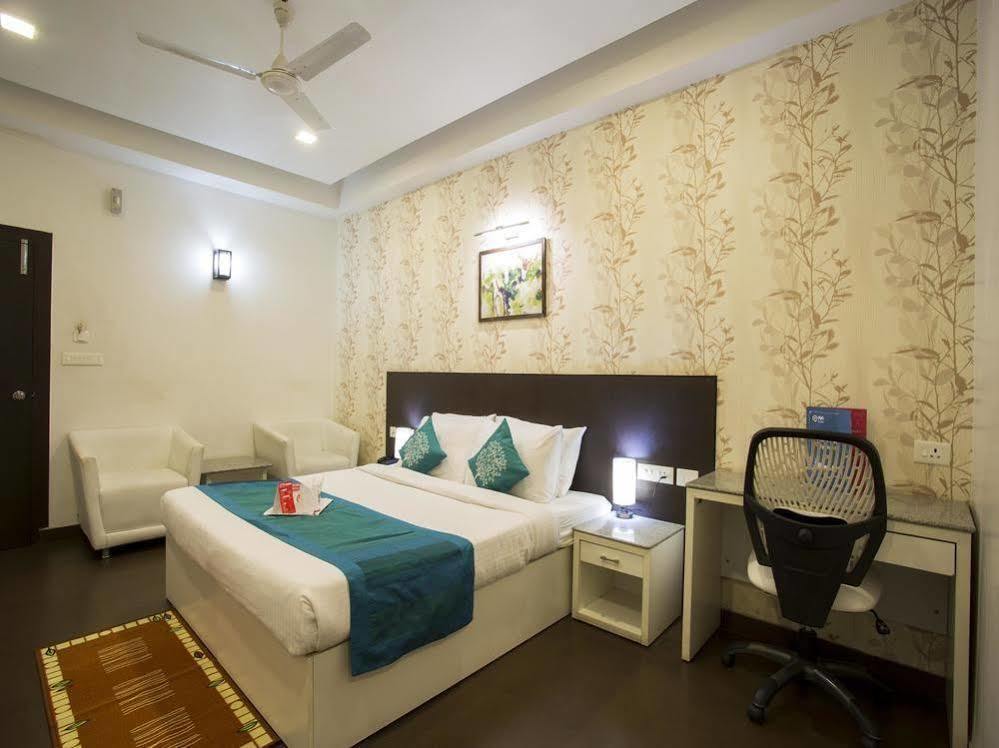 סיליגורי Oyo Rooms Near Cosmos Mall מראה חיצוני תמונה