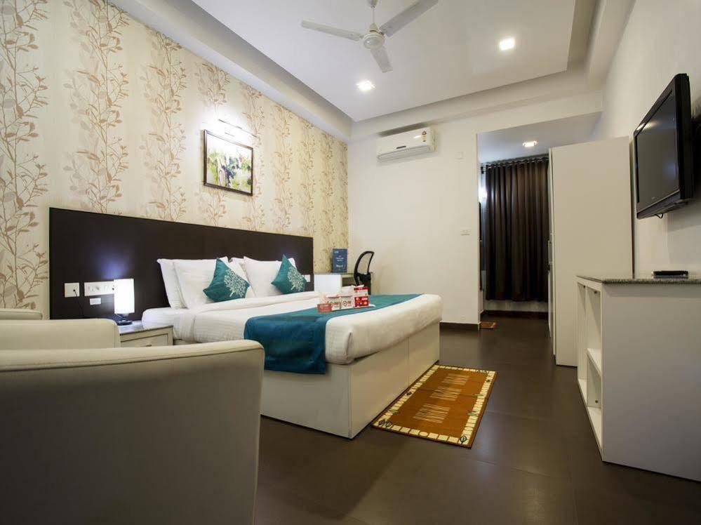 סיליגורי Oyo Rooms Near Cosmos Mall מראה חיצוני תמונה