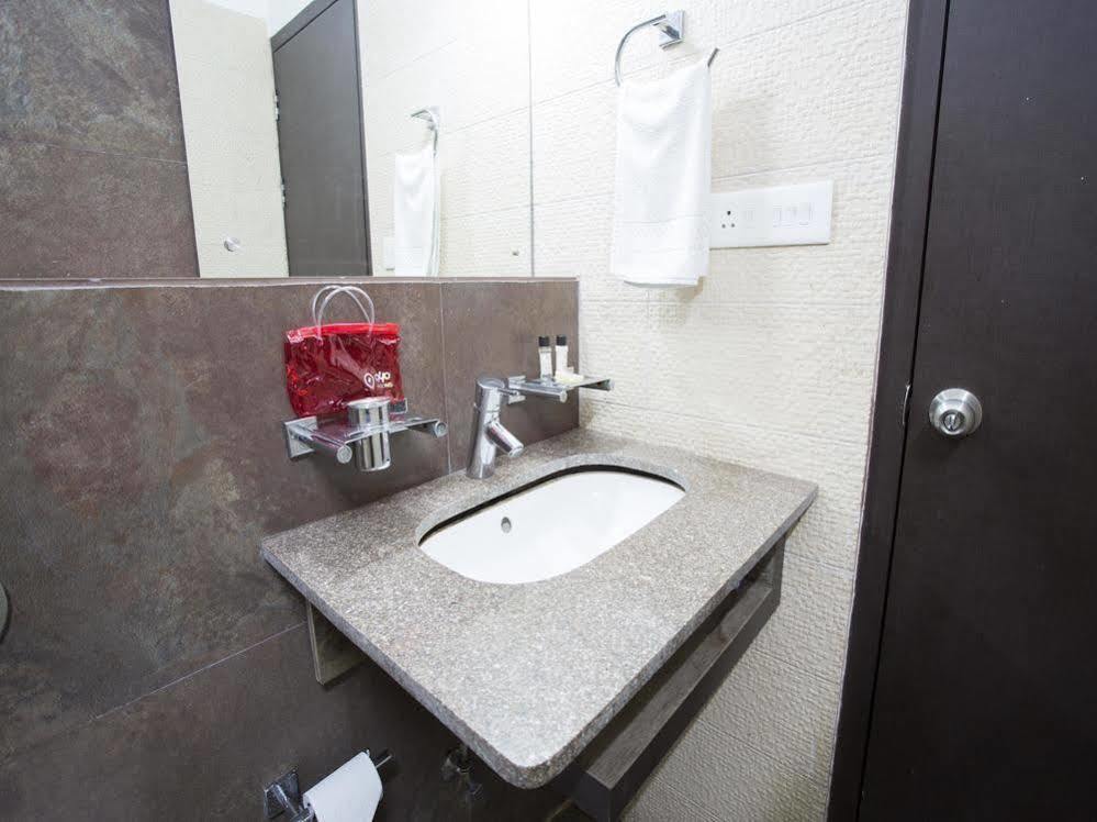 סיליגורי Oyo Rooms Near Cosmos Mall מראה חיצוני תמונה