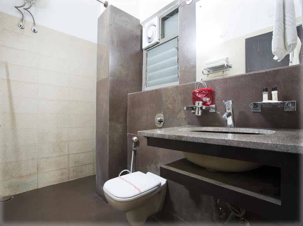 סיליגורי Oyo Rooms Near Cosmos Mall מראה חיצוני תמונה